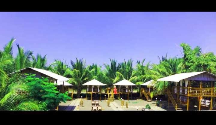 Oyo 81018 Moonlight Farm Stays โซลาปูร์ ภายนอก รูปภาพ